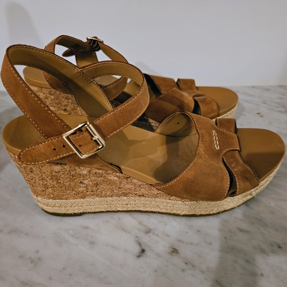Ugg Women's Cloverdale Wedge Sandals Sz. 9.5 - Picture 6 of 8